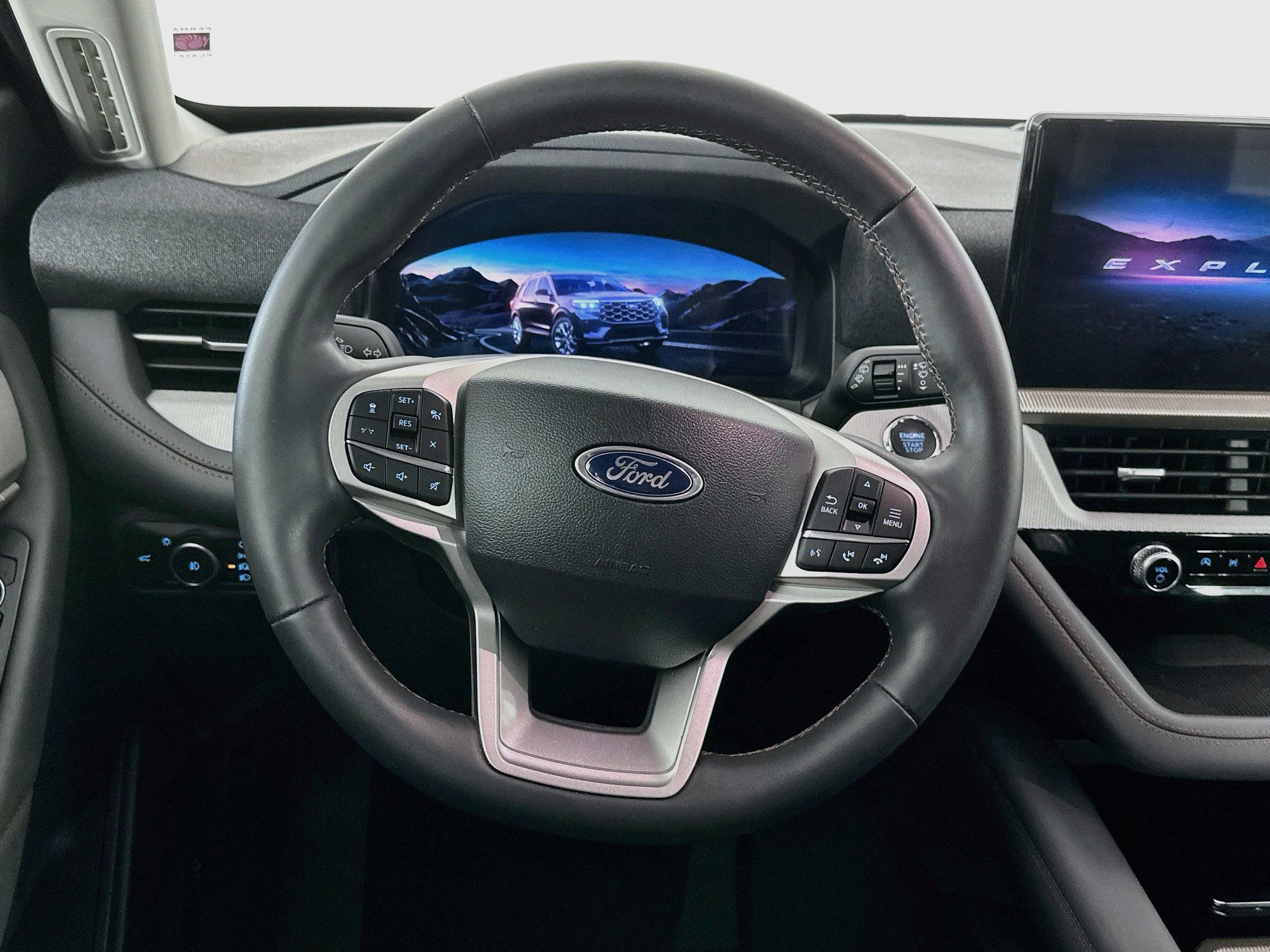 Used 2025 Ford Explorer Active w/ Active Comfort Package RWD image 18