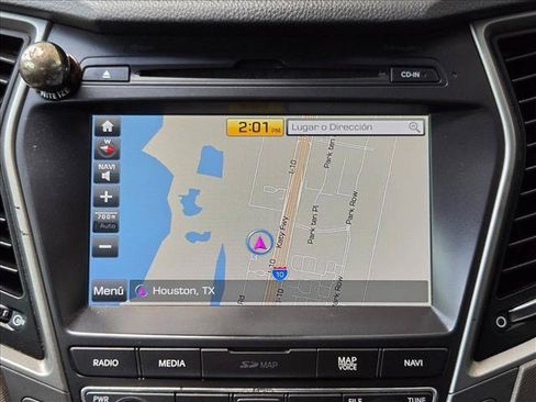 Used 2017 Hyundai Santa Fe FWD image 16