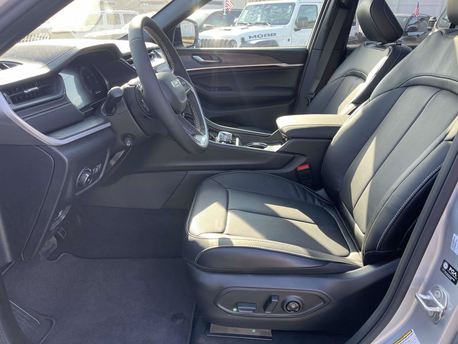 New 2026 Jeep Grand Cherokee Limited AWD/4WD image 7