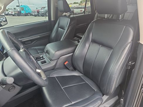 Used 2022 Ford Expedition XLT RWD image 15