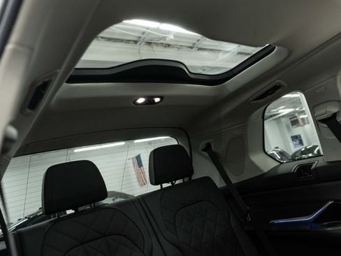 Used 2025 BMW X7 xDrive40i image 16