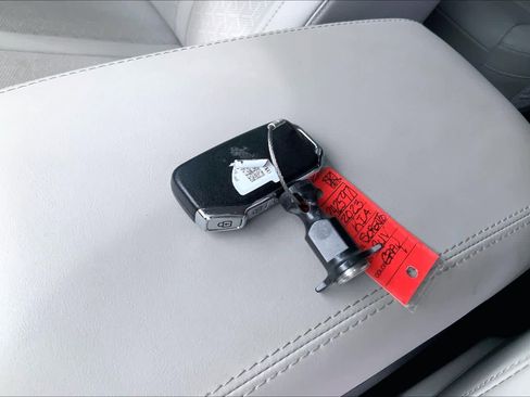 Used 2023 Kia Sorento SX image 14