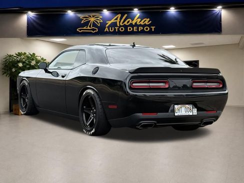 Used 2015 Dodge Challenger R/T Scat Pack w/ Leather Interior Group RWD image 3