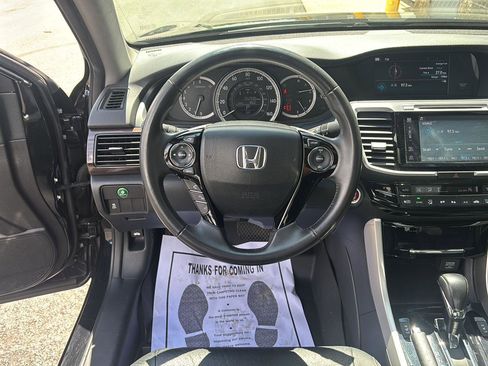 Used 2017 Honda Accord EX-L image 8