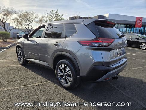 Used 2023 Nissan Rogue SV image 4