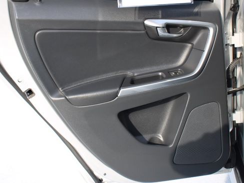 Used 2015 Volvo XC60 T5 Premier w/ Protection Package image 13