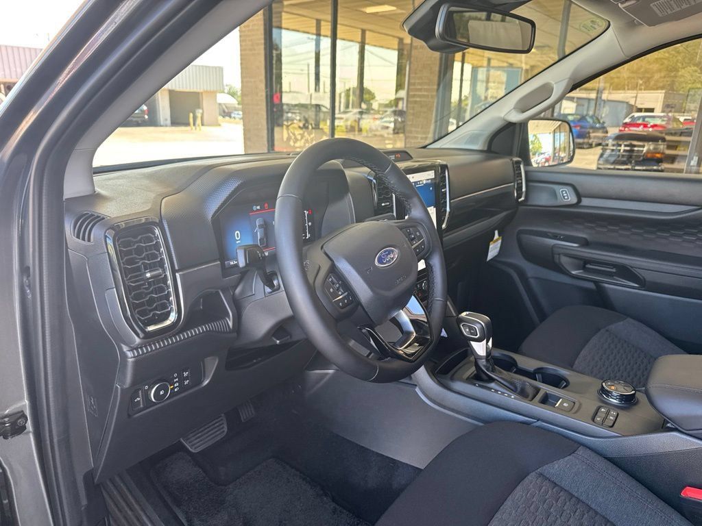 New 2026 Ford Ranger XLT w/ Black Appearance Package AWD/4WD image 9