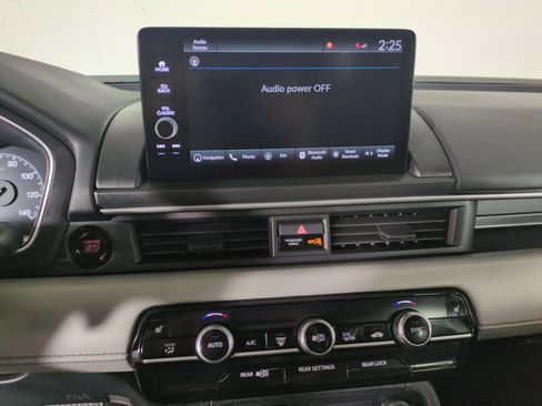 Certified 2025 Honda Pilot Touring image 22