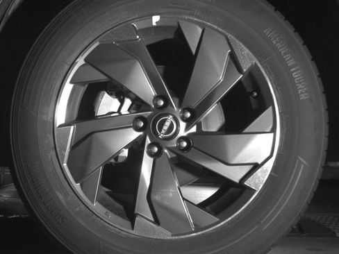 Used 2025 Nissan Rogue SV FWD image 12