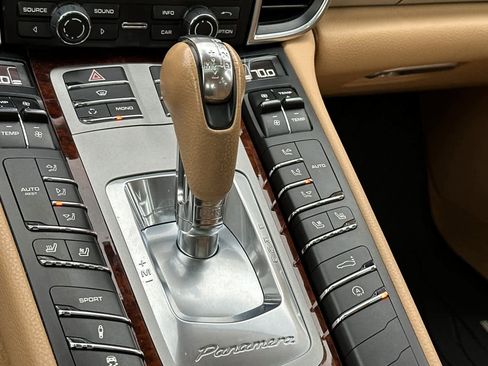 Used 2013 Porsche Panamera image 24