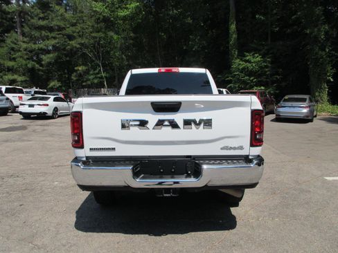 Used 2025 RAM 2500 Big Horn AWD/4WD image 4