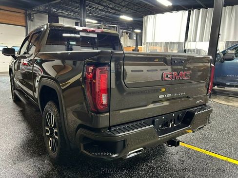 Used 2024 GMC Sierra 1500 AT4 w/ Technology Package AWD/4WD image 5