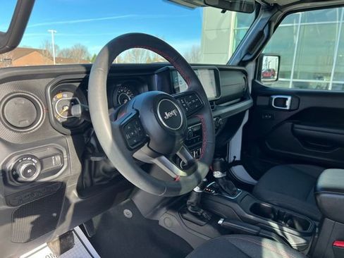 Used 2024 Jeep Wrangler Unlimited Rubicon image 25