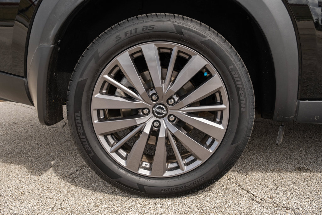 Used 2024 Nissan Pathfinder SL w/ SL Premium Package FWD image 10