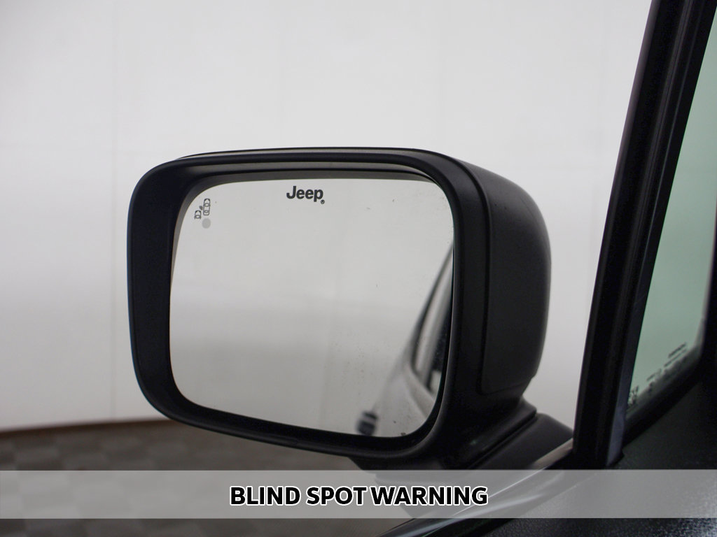 Used 2023 Jeep Renegade Latitude AWD/4WD image 4
