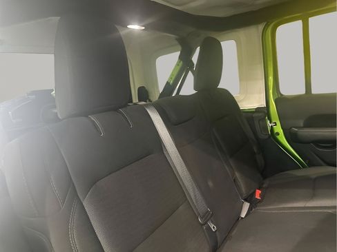 Used 2019 Jeep Wrangler Unlimited Sahara w/ Uconnect 4C Nav & Sound Group AWD/4WD image 22