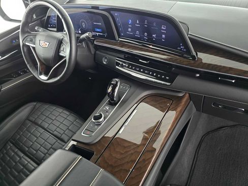 Certified 2024 Cadillac Escalade ESV Premium Luxury Platinum AWD/4WD image 10