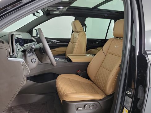 Used 2023 Cadillac Escalade Premium Luxury w/ Performance Package RWD image 17