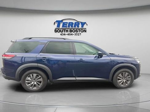 Used 2024 Nissan Pathfinder SV FWD image 1