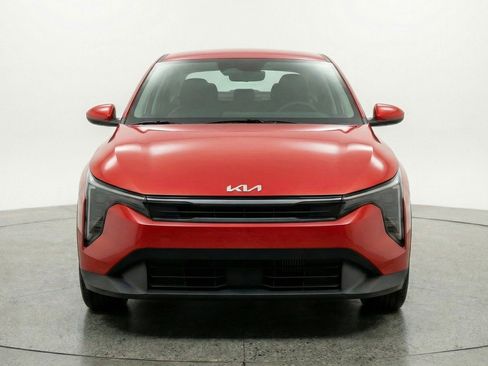 Used 2025 Kia K4 LXS image 2
