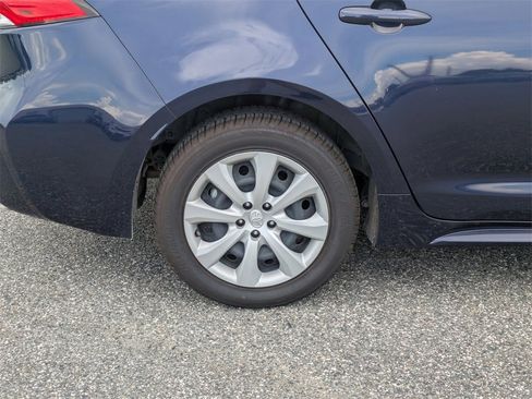 Used 2023 Toyota Corolla LE image 11