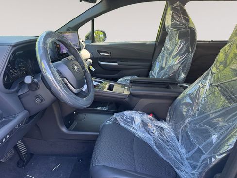 New 2026 Toyota Sienna Platinum AWD/4WD image 9