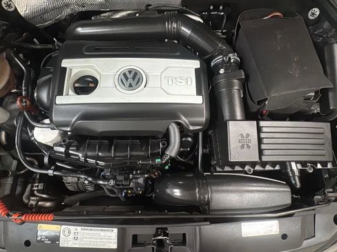 Used 2013 Volkswagen Beetle 2.0T FWD image 21