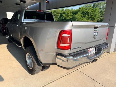 Used 2022 RAM 3500 Big Horn w/ Level B Equipment Group AWD/4WD image 10