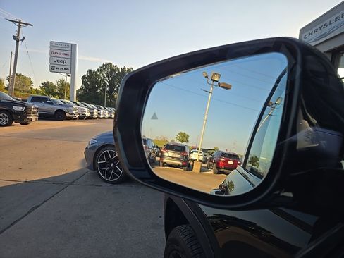 New 2025 Jeep Grand Cherokee Limited w/ Luxury Tech Group II image 29