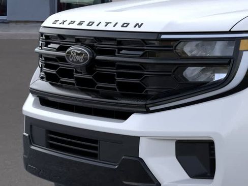 New 2026 Ford Expedition Platinum w/ Stealth Performance Package AWD/4WD image 17