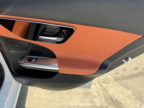 Used 2025 Mercedes-Benz C 300 4MATIC Sedan image 9