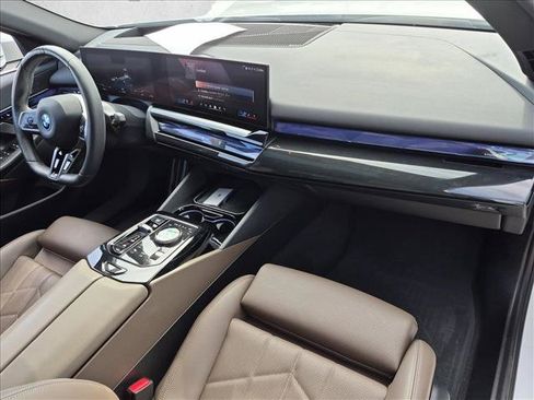 Used 2024 BMW i5 eDrive40i w/ M Sport Package RWD image 23