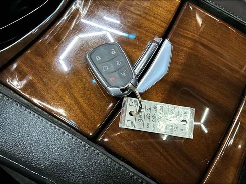 Used 2016 Cadillac Escalade Luxury image 38