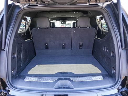 Used 2024 Chevrolet Suburban Premier AWD/4WD image 25