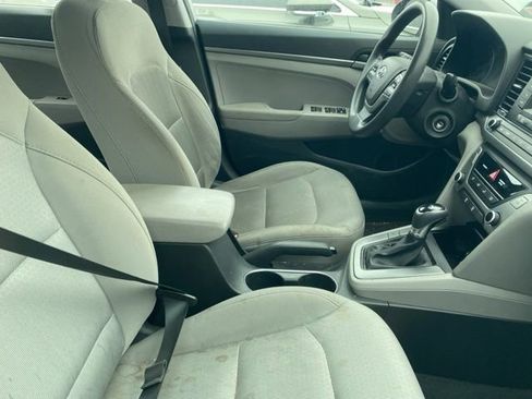 Used 2017 Hyundai Elantra SE image 7