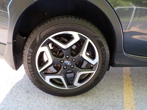 Used 2019 Subaru Crosstrek 2.0i Limited w/ Moonroof Package w/Navigation AWD/4WD image 22