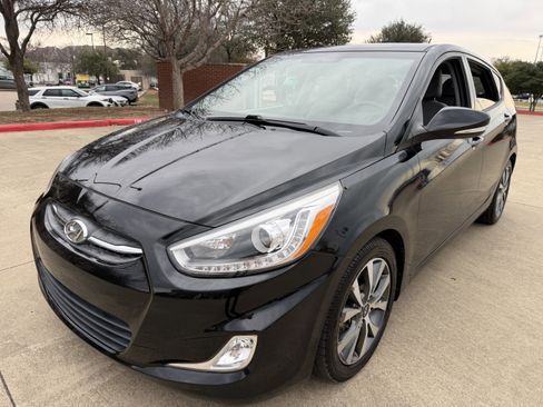 Used 2017 Hyundai Accent Sport image 3