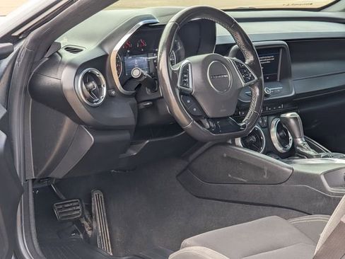 Used 2020 Chevrolet Camaro LT image 10