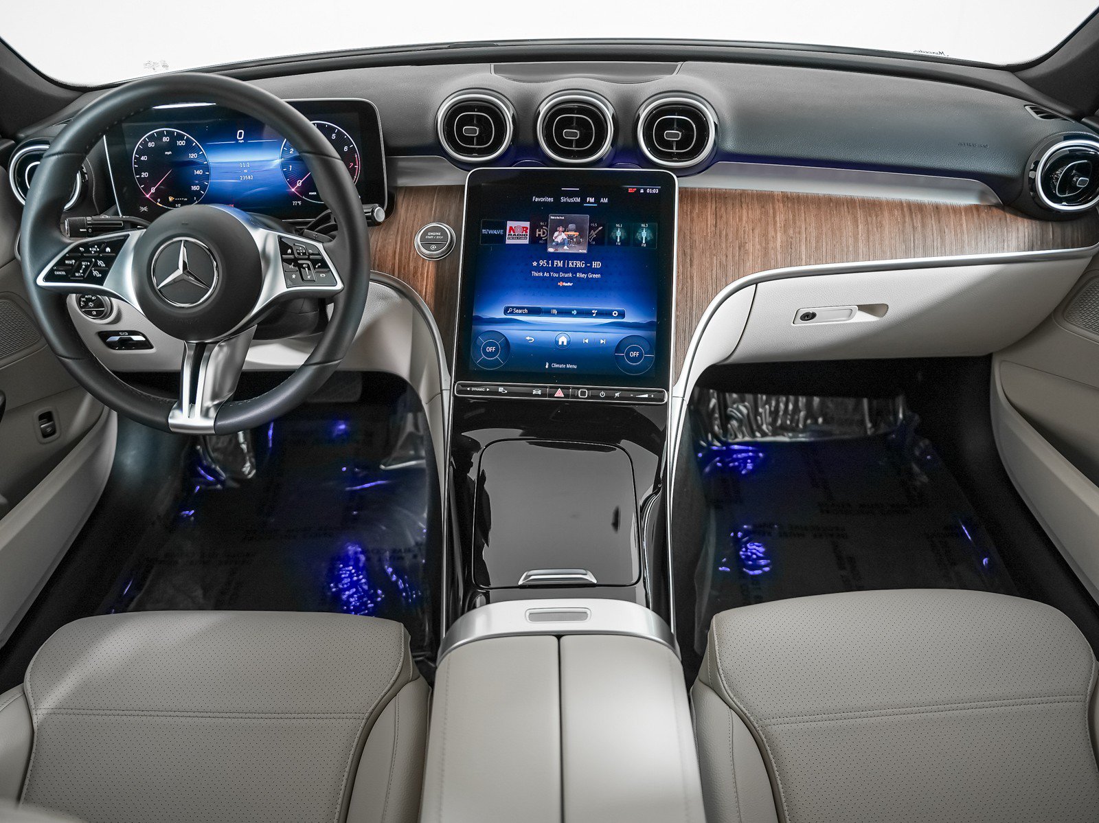 Used 2024 Mercedes-Benz C 300 Sedan image 13
