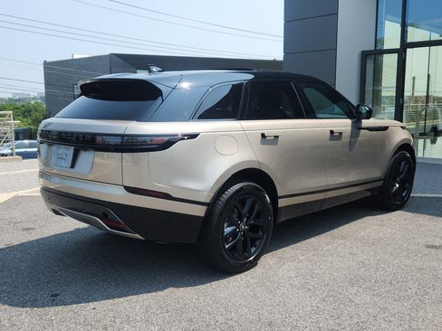 Certified 2026 Land Rover Range Rover Velar Dynamic SE image 2