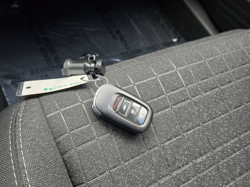 Certified 2026 Honda HR-V LX image 18