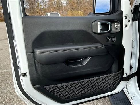 Used 2021 Jeep Wrangler Unlimited Sahara image 23