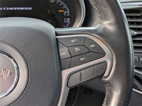 Used 2020 Jeep Grand Cherokee Overland image 18