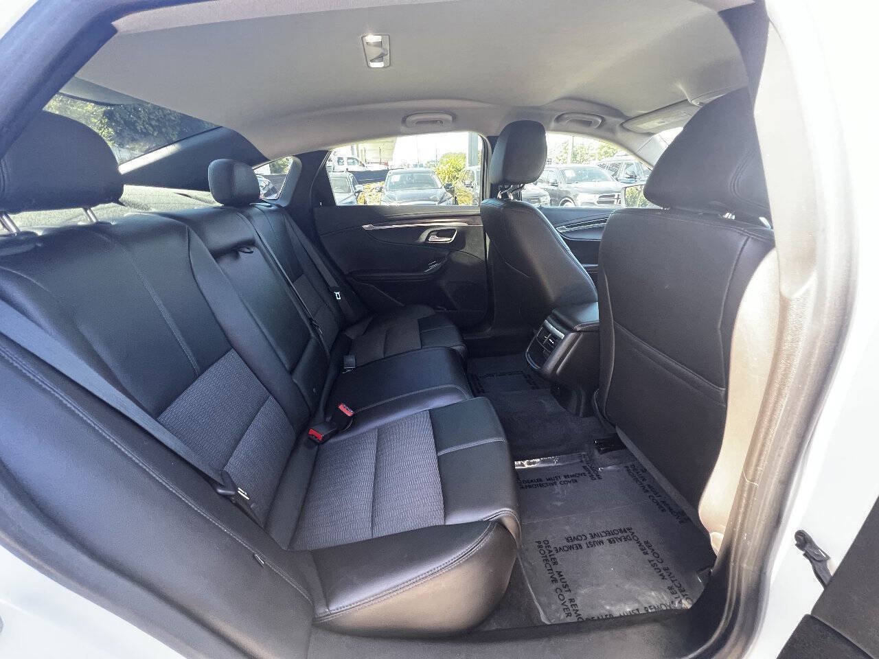 Used 2016 Chevrolet Impala LT w/ Convenience Package FWD image 11