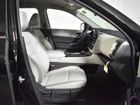New 2026 Nissan Pathfinder SL AWD/4WD image 39