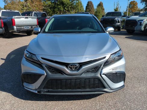 Certified 2022 Toyota Camry SE image 9