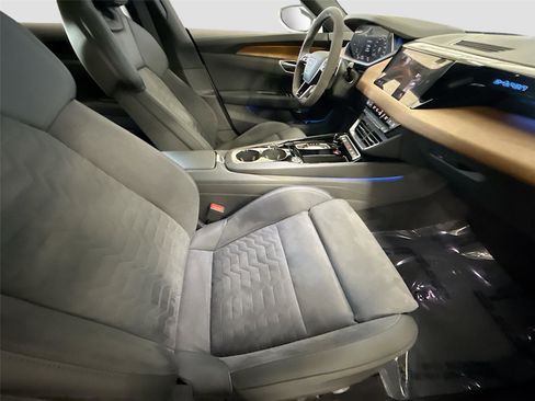 Used 2023 Audi e-tron GT Prestige w/ Prestige Package AWD/4WD image 30
