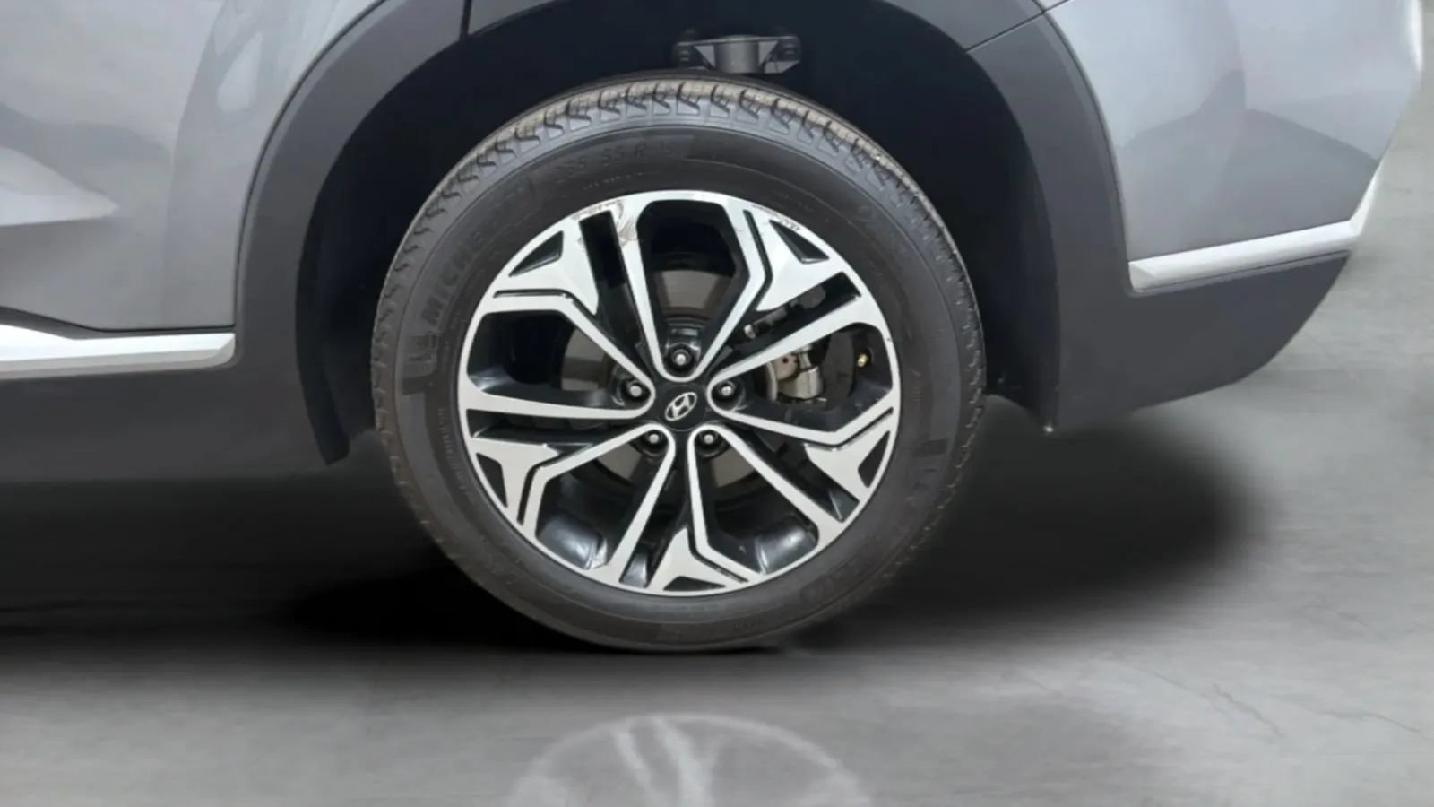 Used 2019 Hyundai Santa Fe FWD w/ Cargo Package image 28