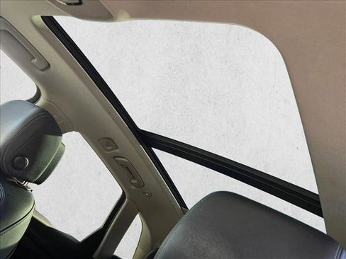 Used 2021 Audi Q5 Premium w/ Convenience Package image 16