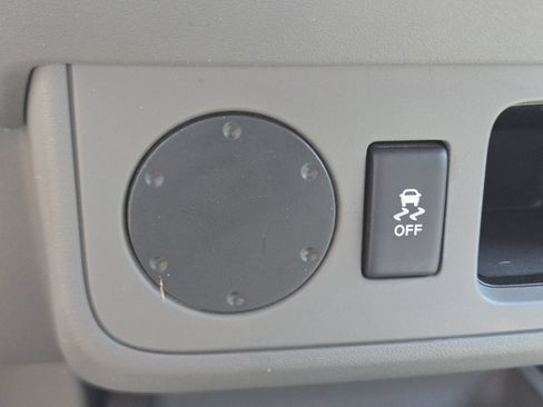 Used 2016 Nissan Frontier SV RWD image 23